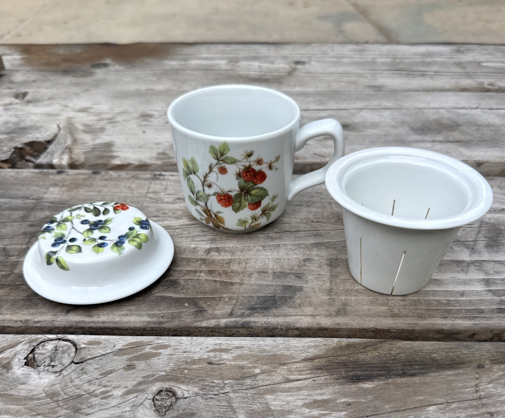 Vtg Pillivuyt France White Porcelain Tea Mug Cup W/ Strainer Raspberries